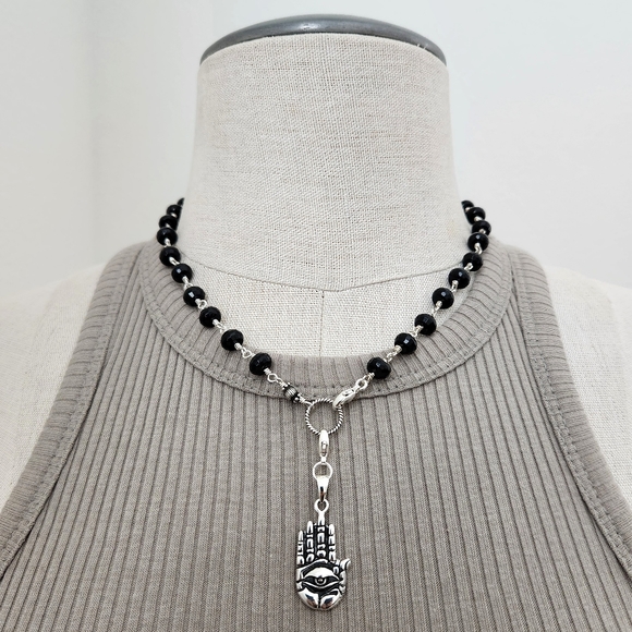 BLK ONYX GEMSTONE NECKLACE WITH STERLING SILVER HAMSA HAND PENDANT. - Picture 3 of 3